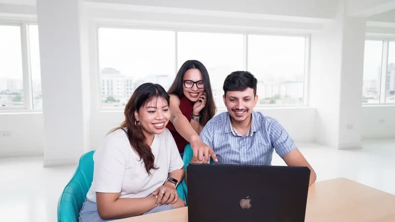 Expert Education students working together